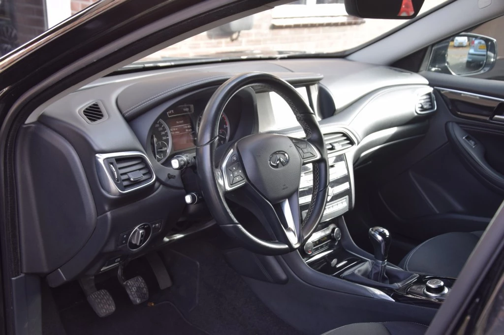 Hoofdafbeelding Infiniti Q