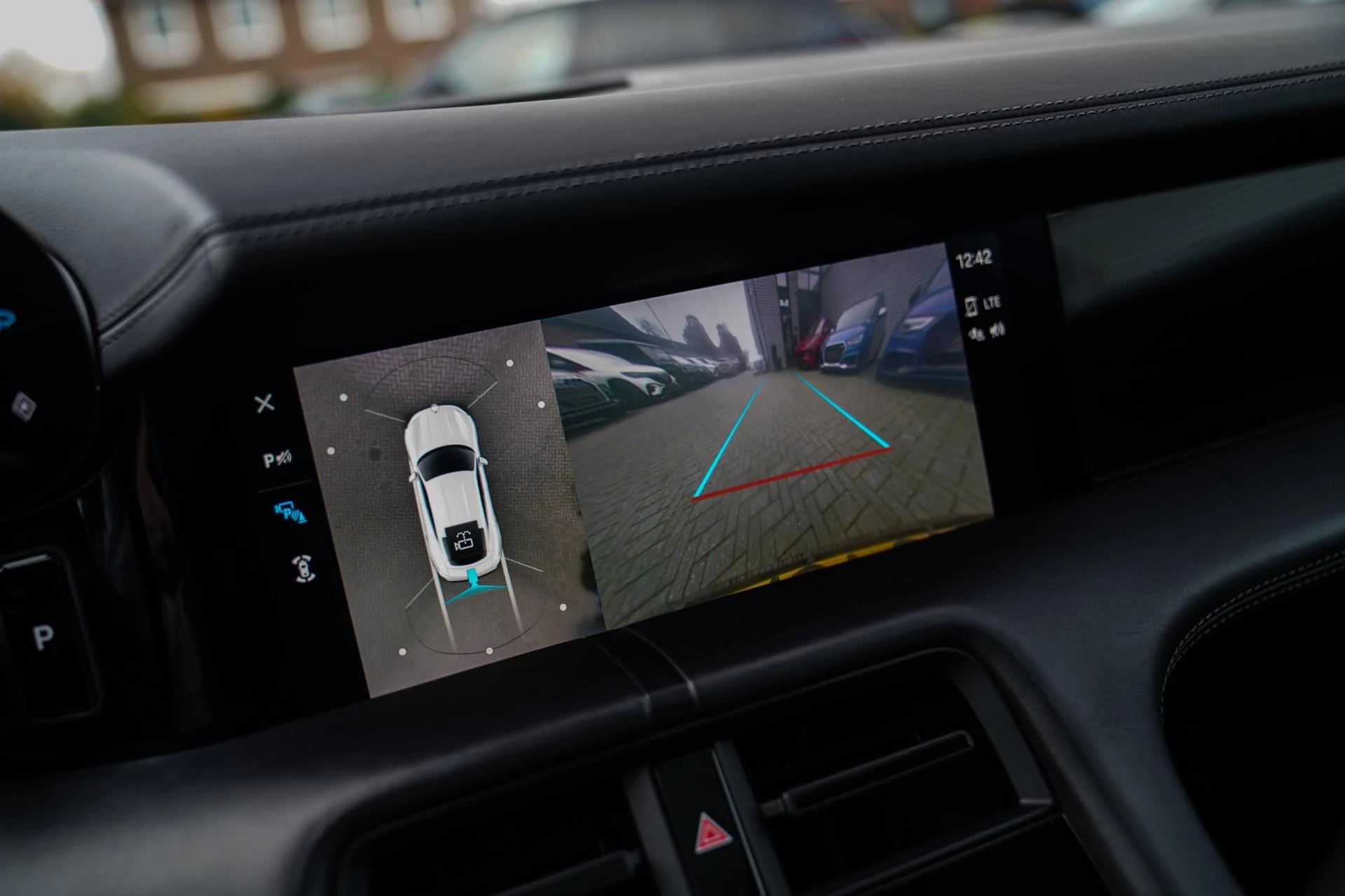 Hoofdafbeelding Porsche Taycan