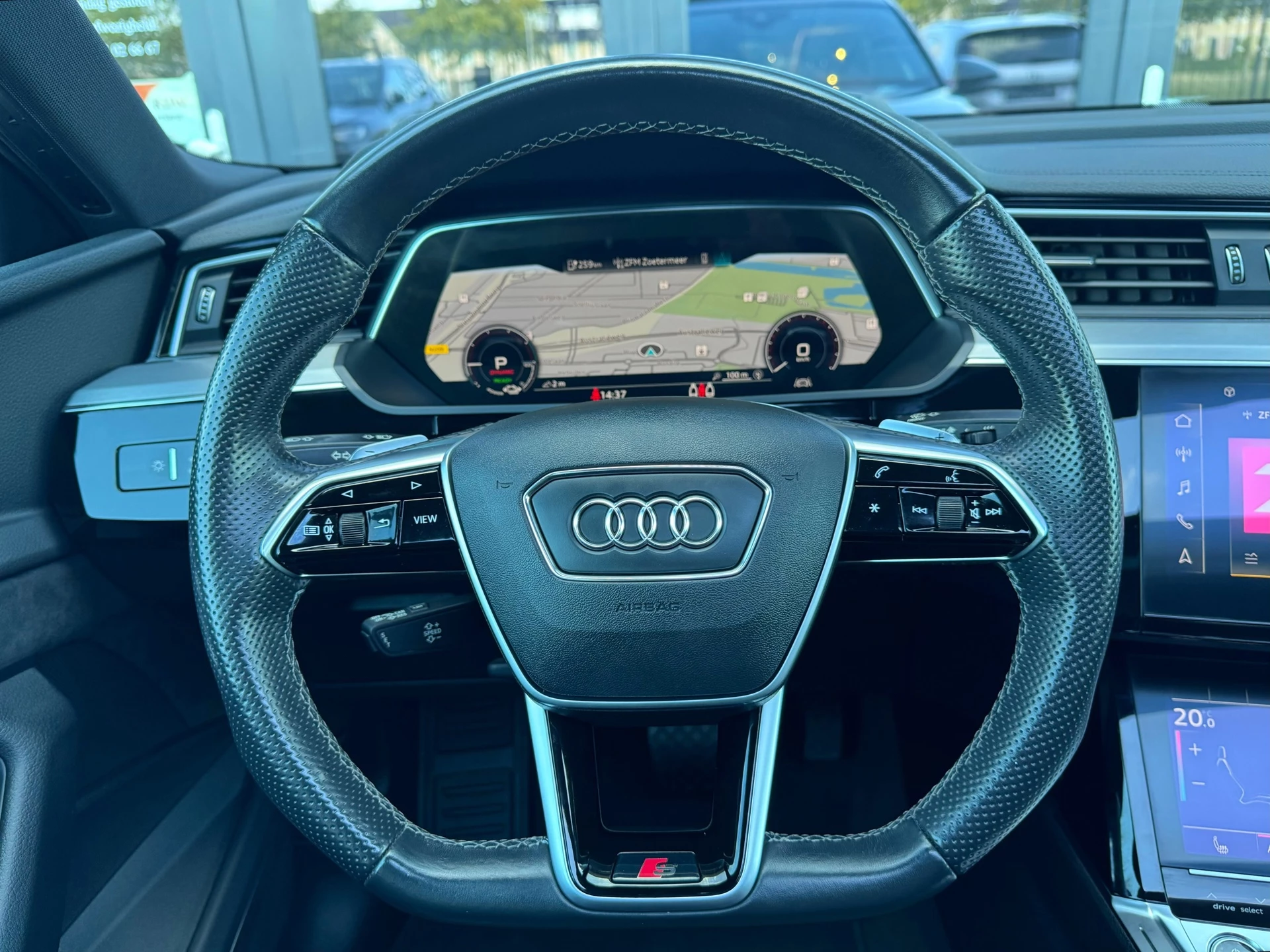 Hoofdafbeelding Audi e-tron