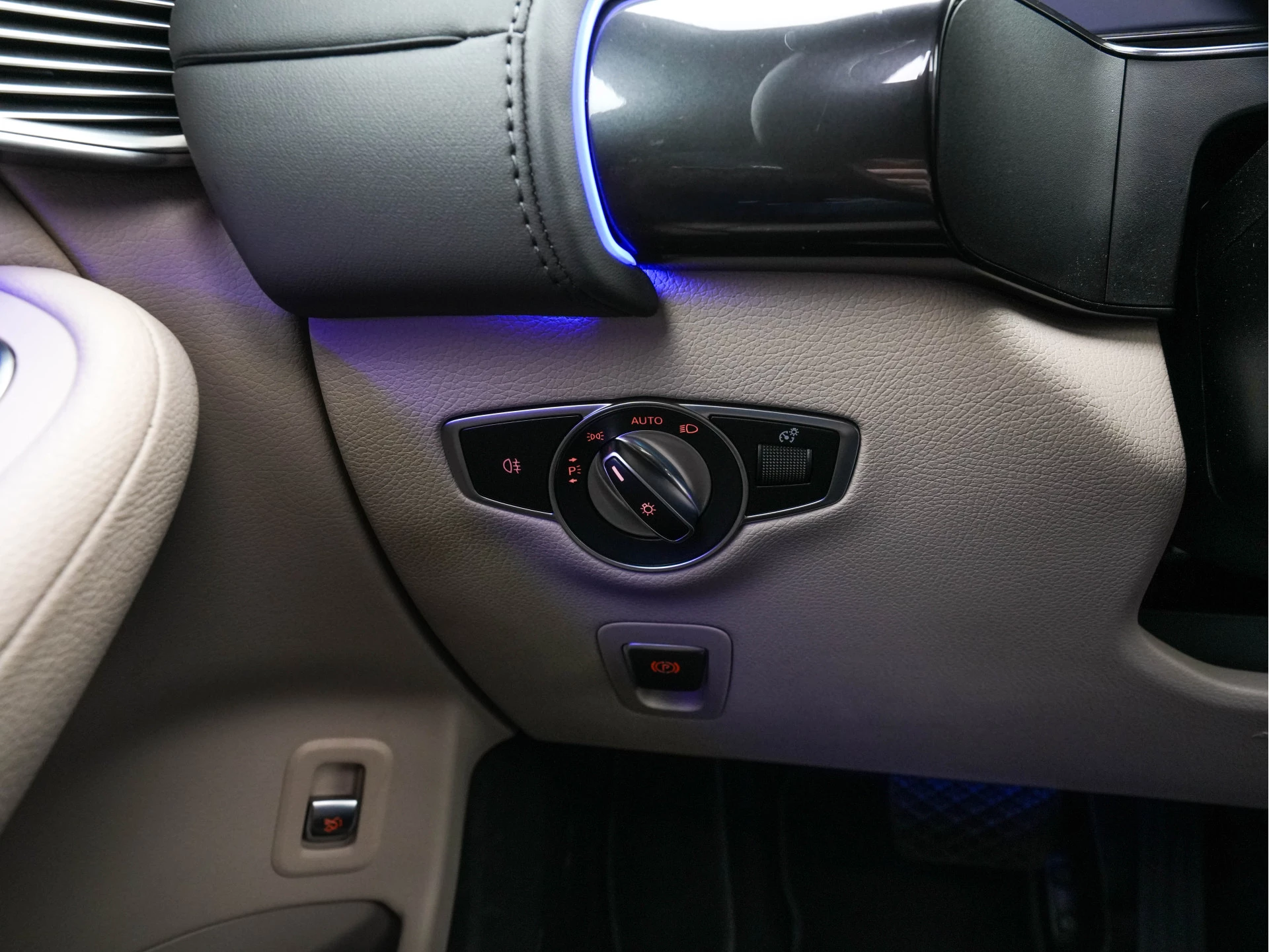 Hoofdafbeelding Mercedes-Benz EQC