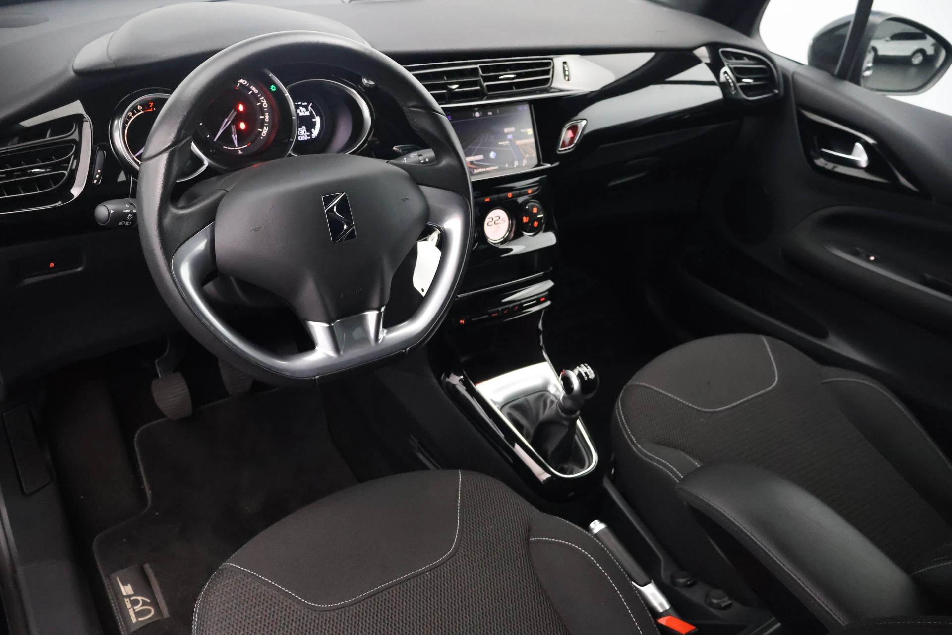 Hoofdafbeelding DS DS 3