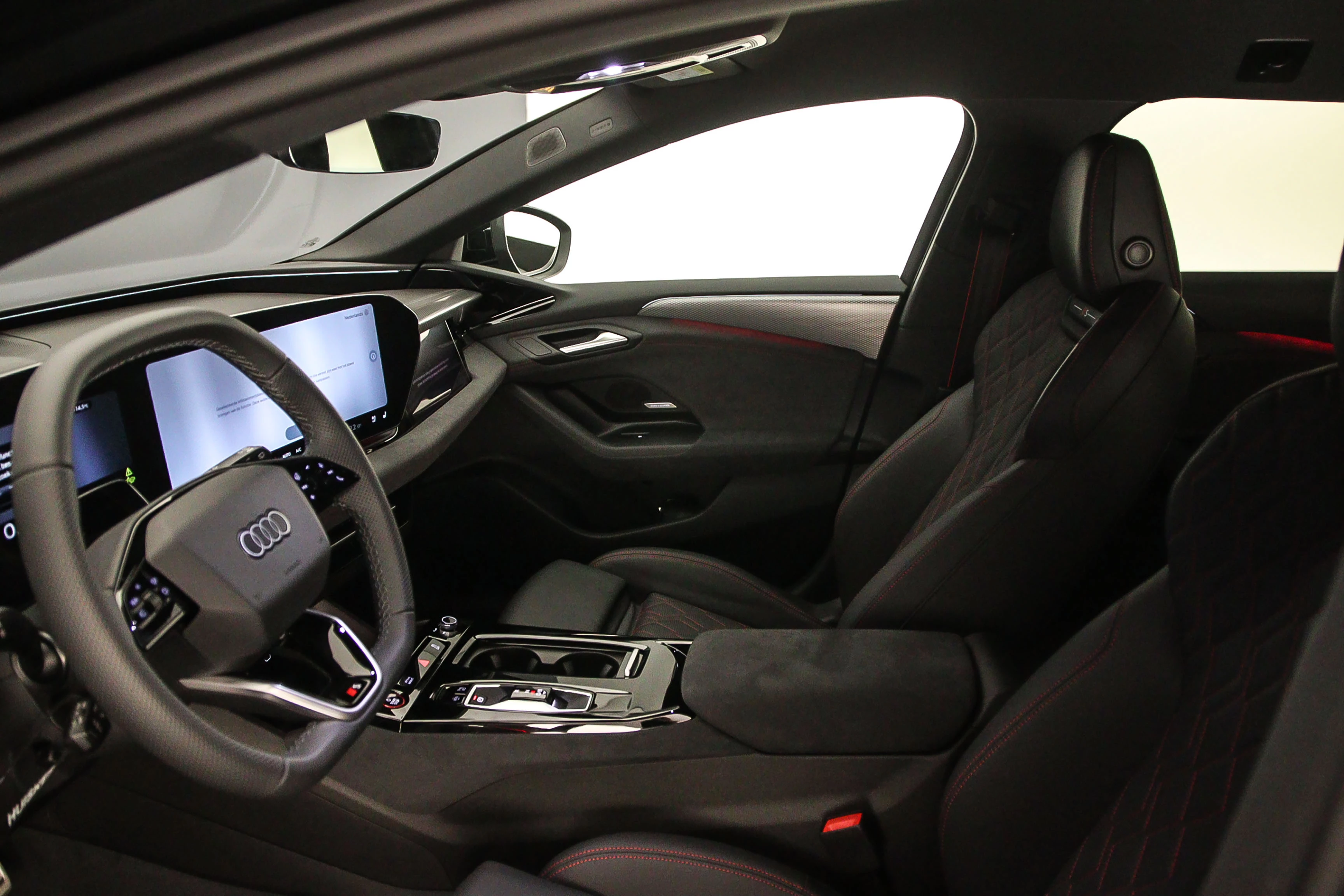 Hoofdafbeelding Audi A6 Avant e-tron