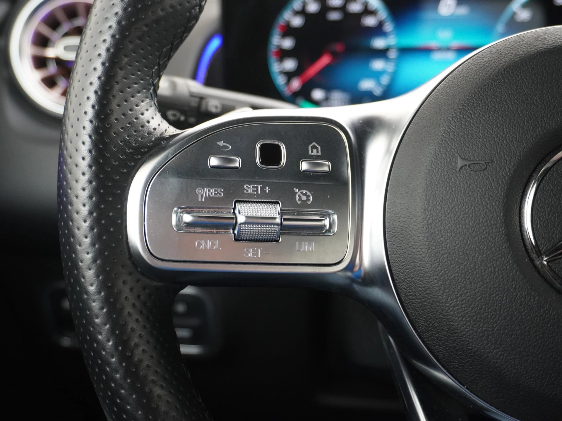 Hoofdafbeelding Mercedes-Benz EQB