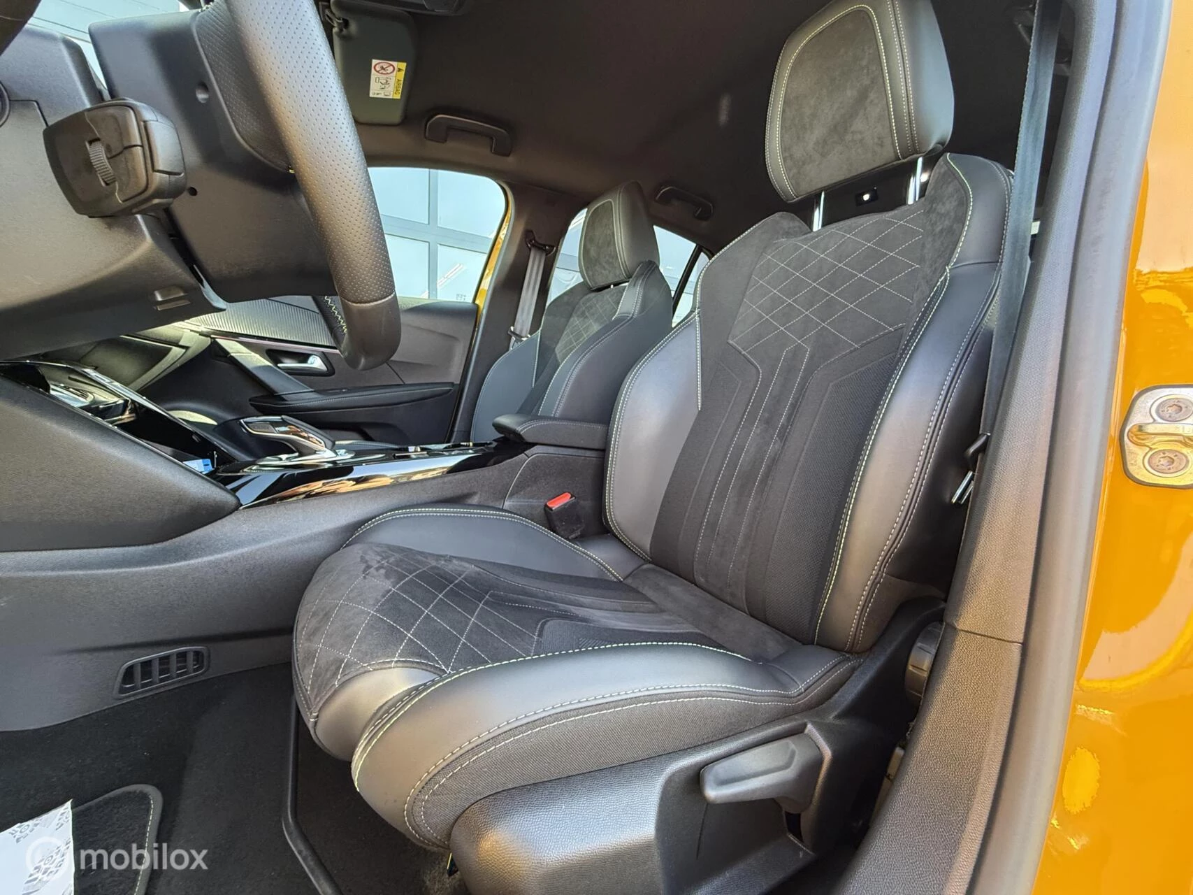 Hoofdafbeelding Peugeot e-208