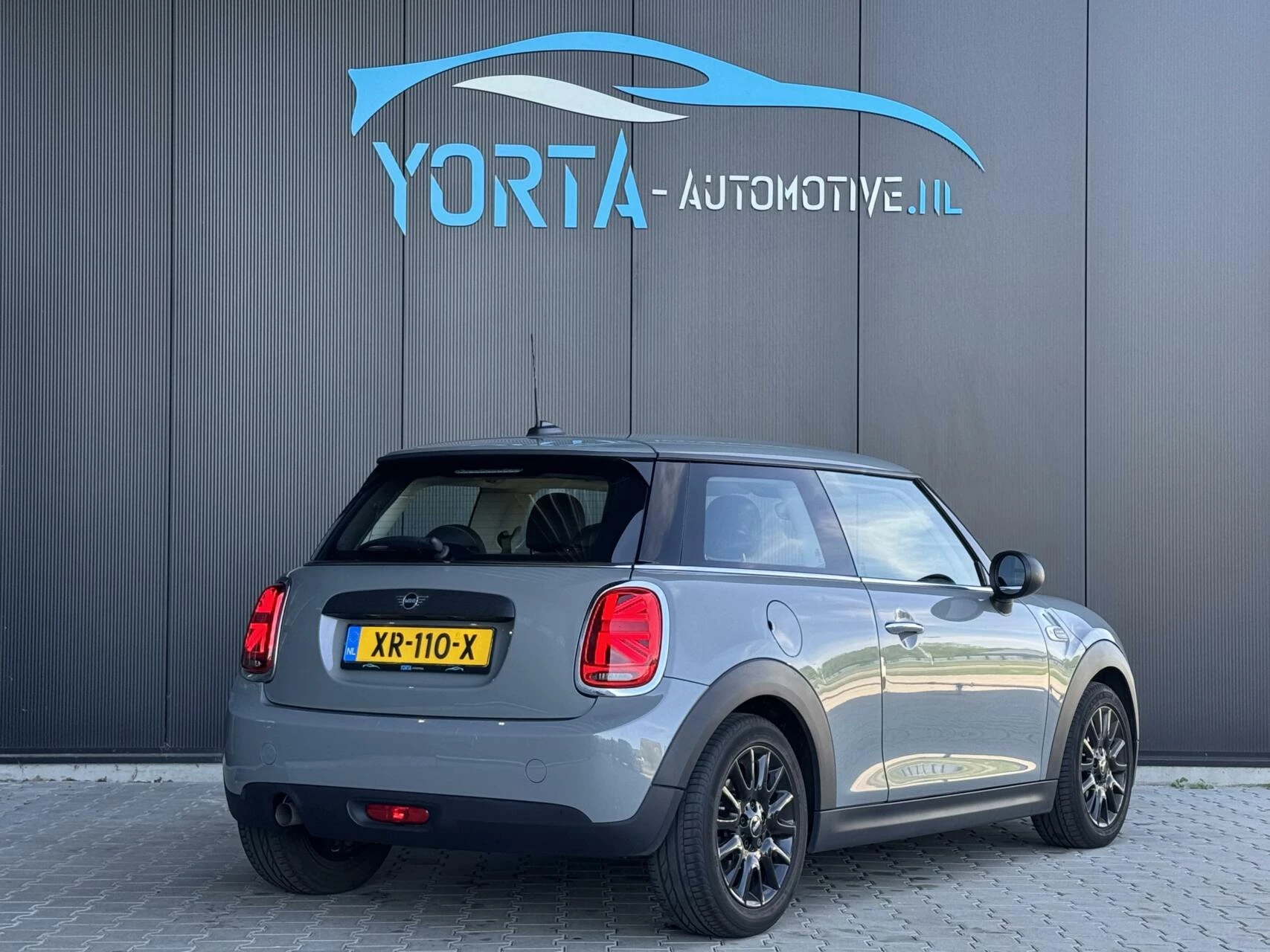 Hoofdafbeelding MINI One