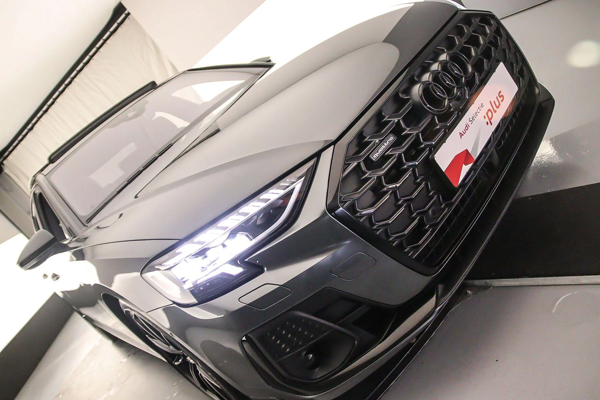 Hoofdafbeelding Audi A8