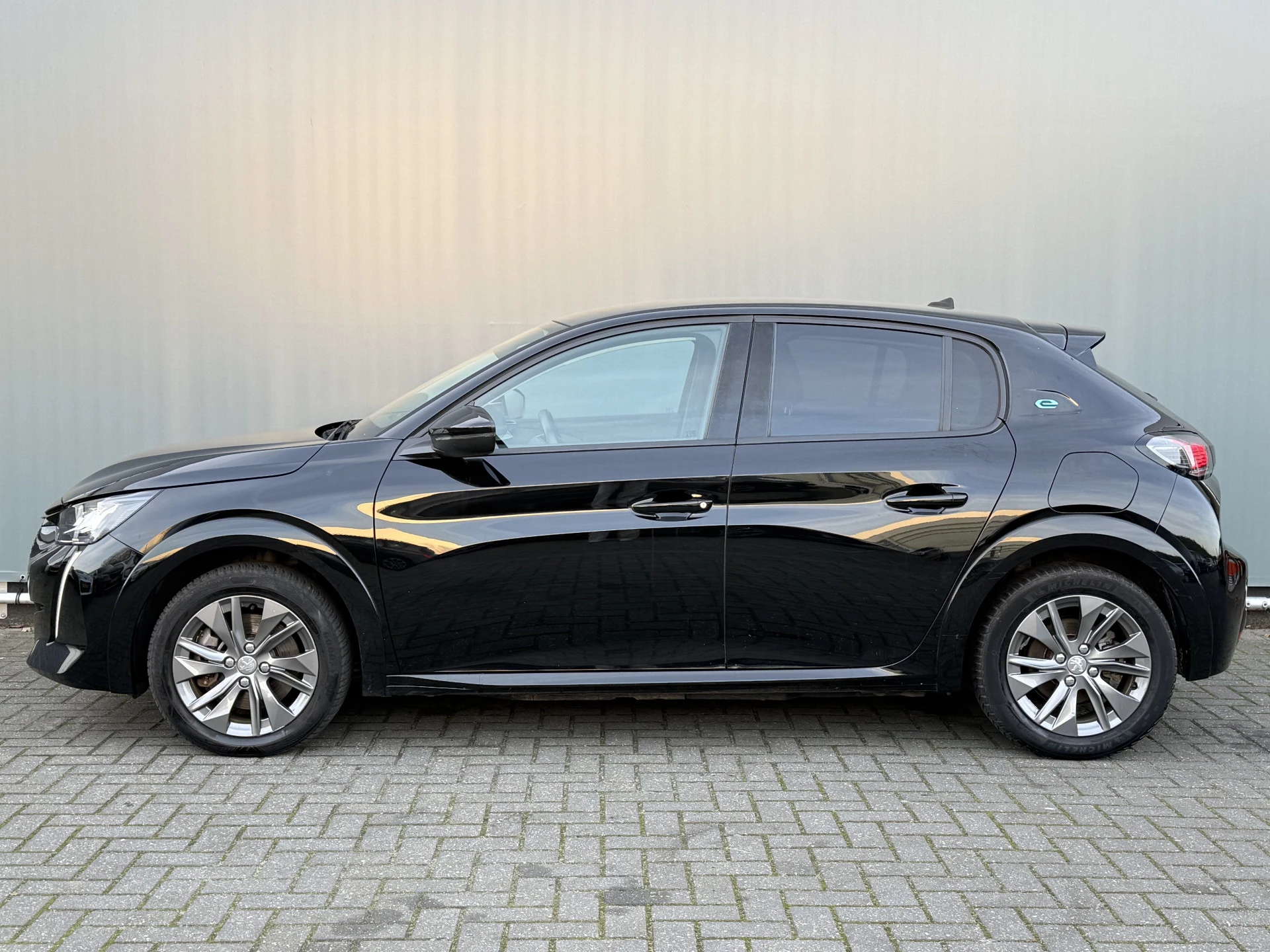 Hoofdafbeelding Peugeot e-208