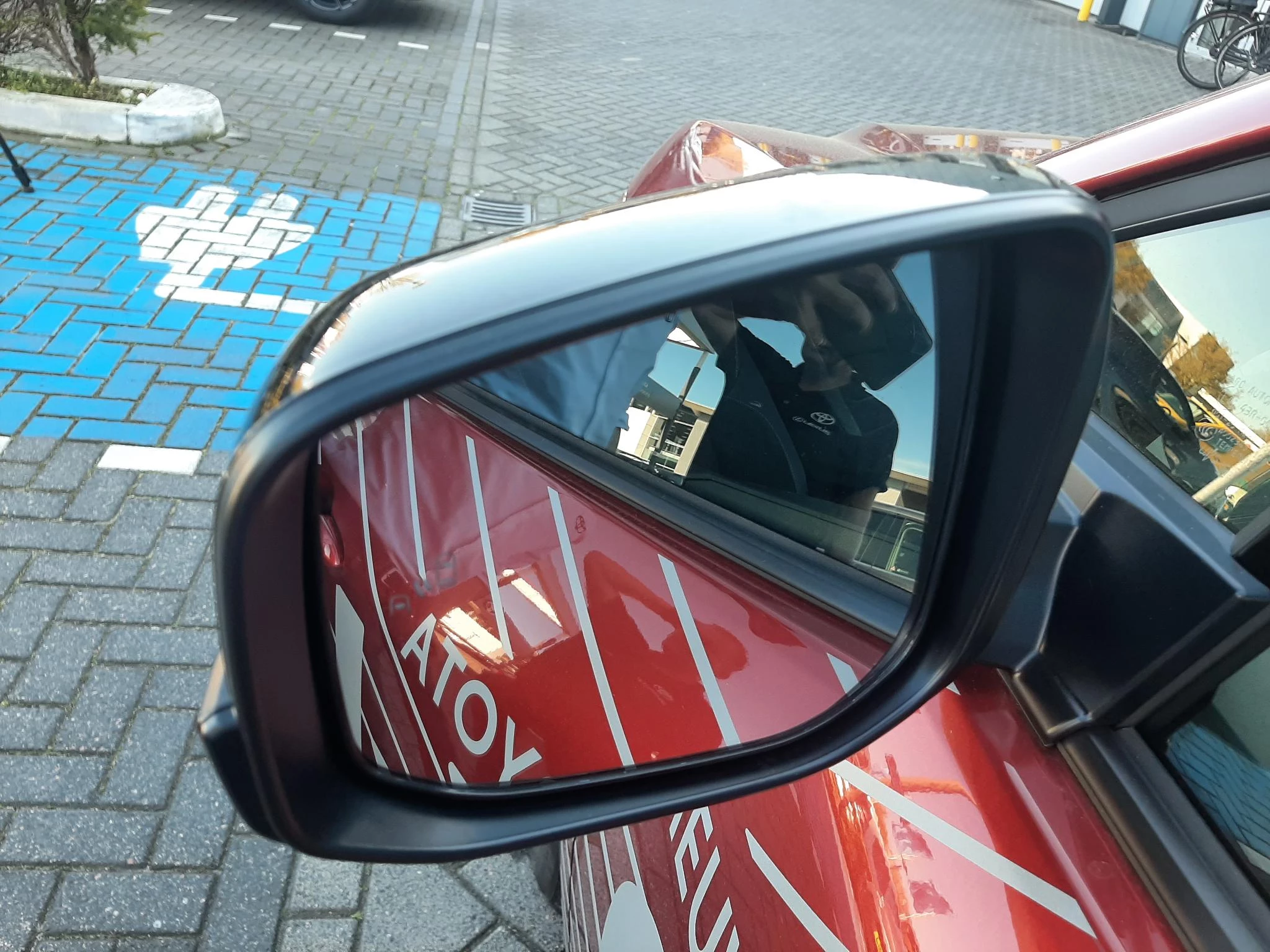 Hoofdafbeelding Toyota C-HR+
