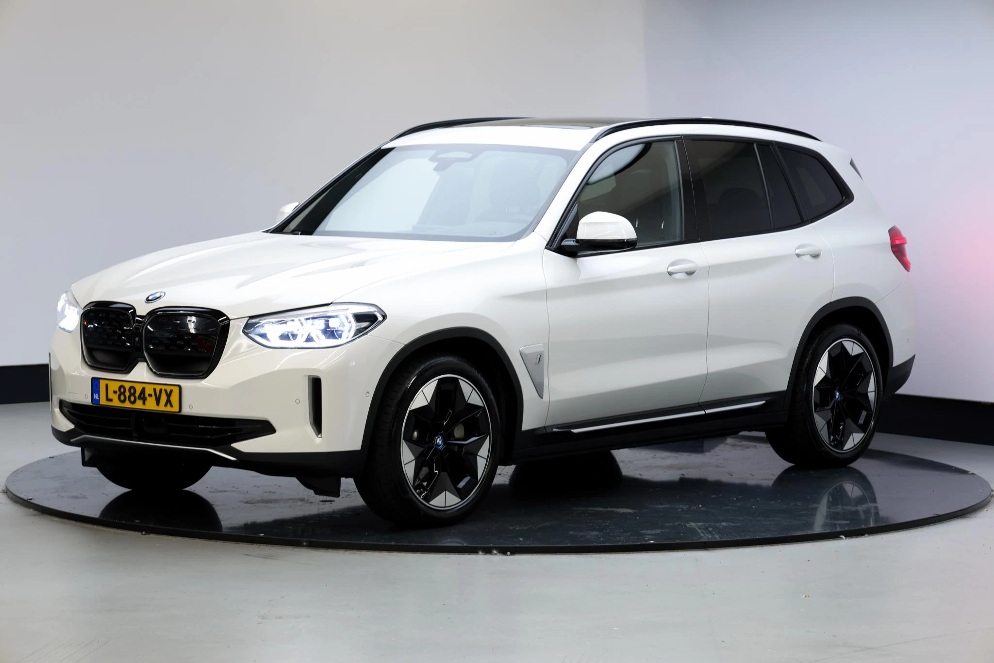Hoofdafbeelding BMW iX3