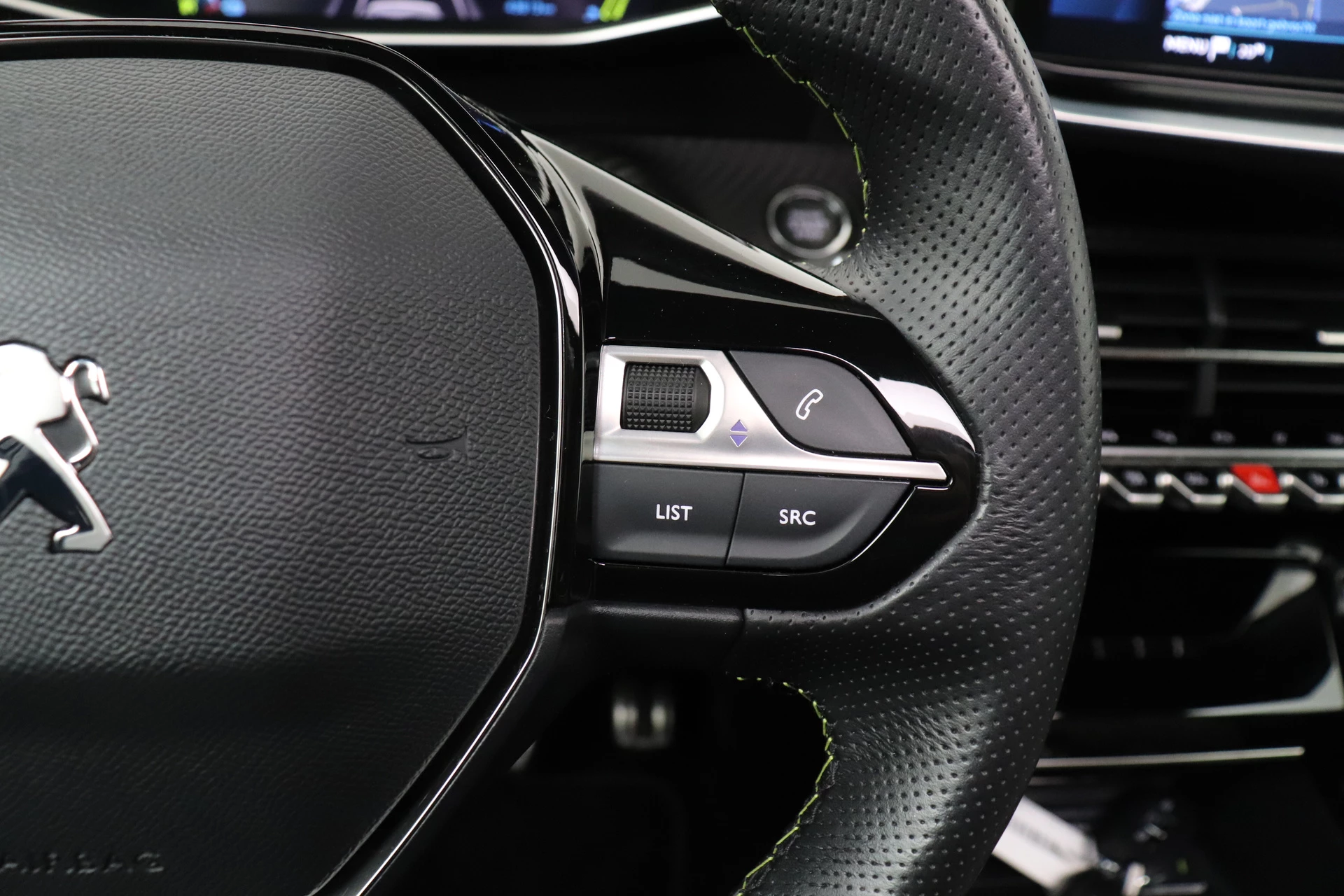 Hoofdafbeelding Peugeot e-2008