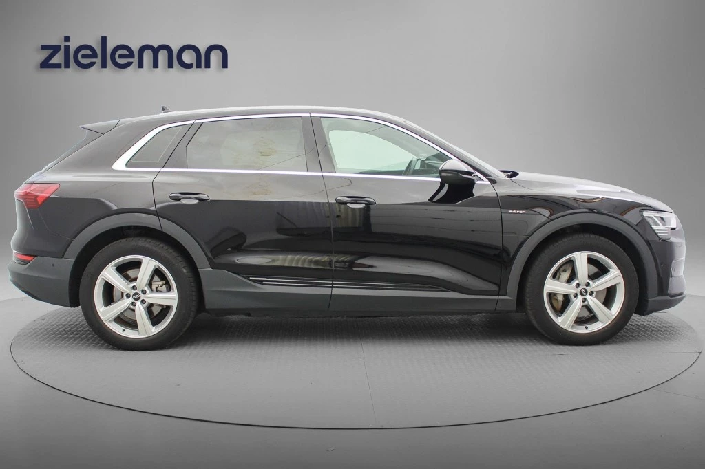Hoofdafbeelding Audi e-tron