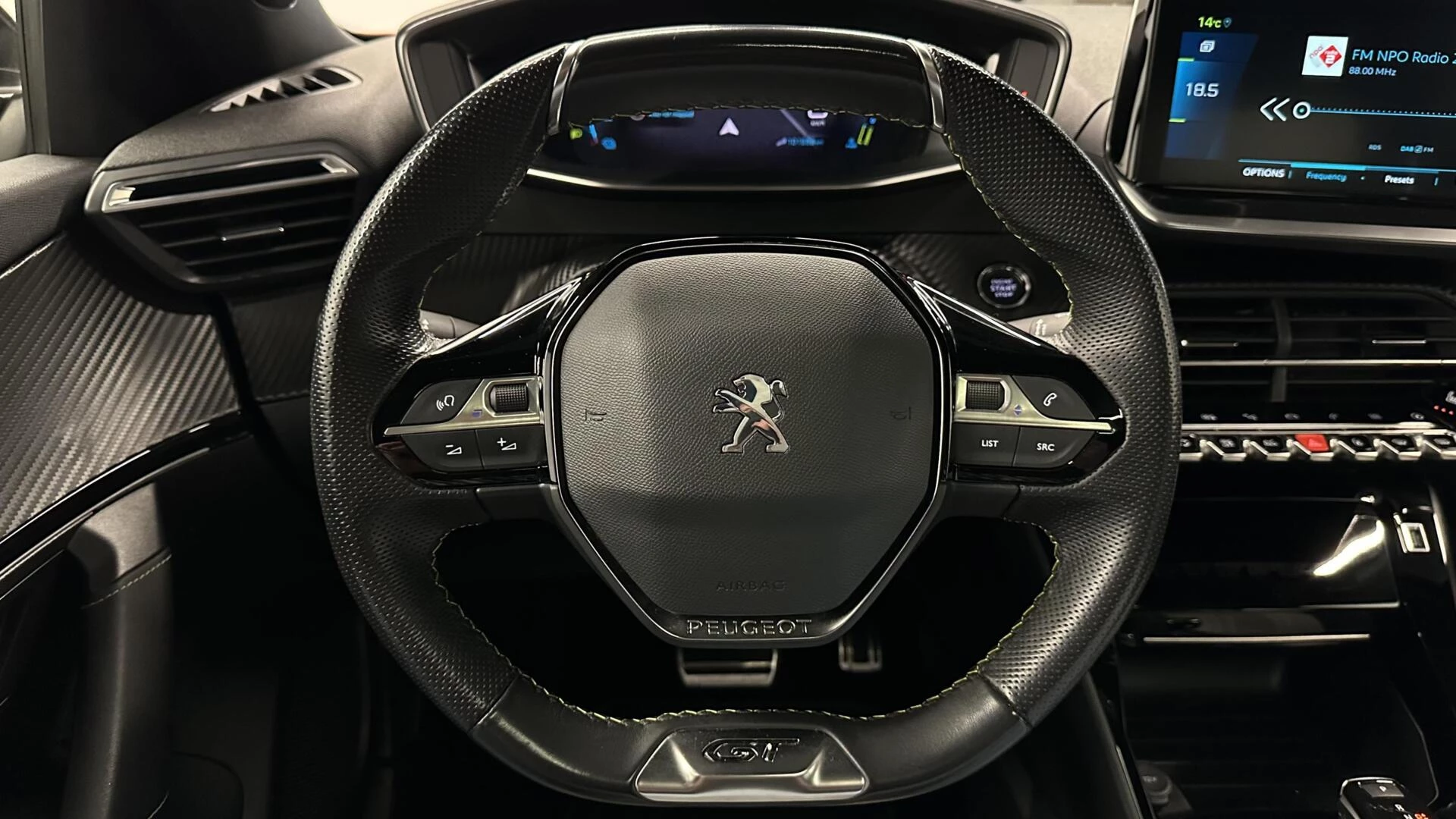 Hoofdafbeelding Peugeot e-2008