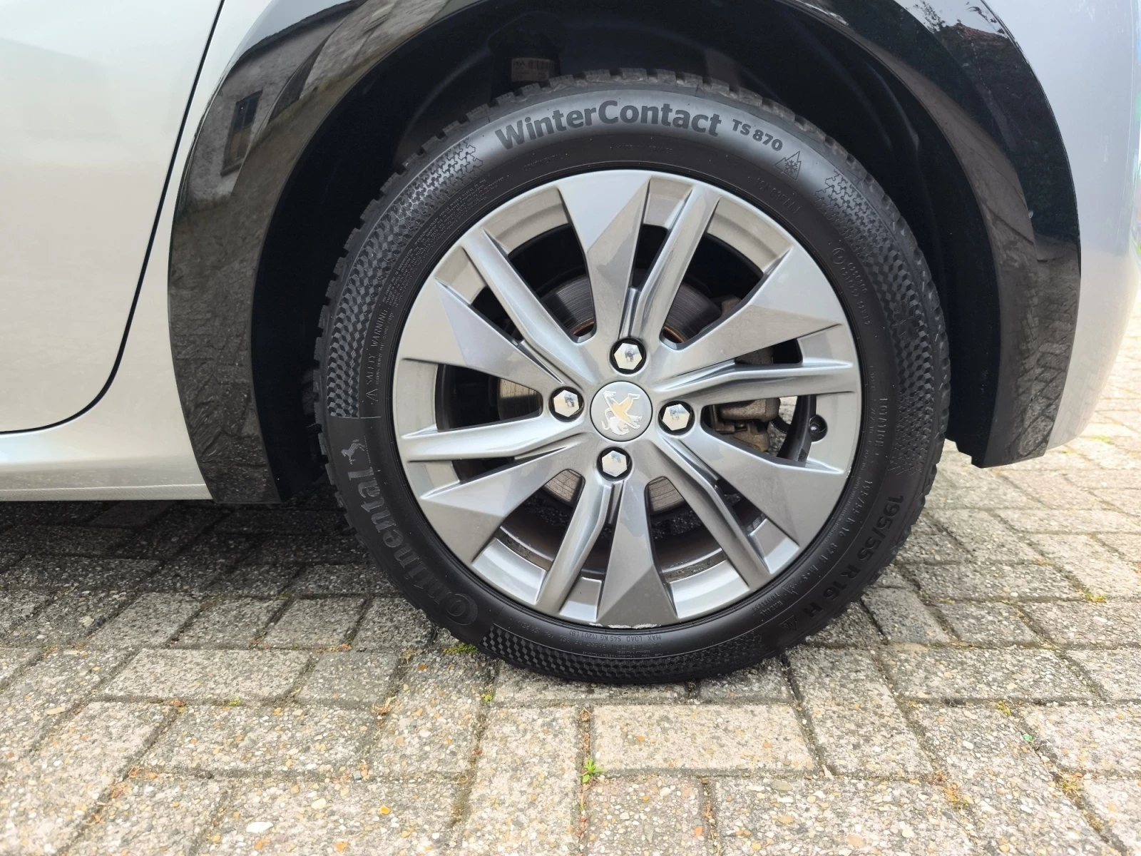 Hoofdafbeelding Peugeot e-208