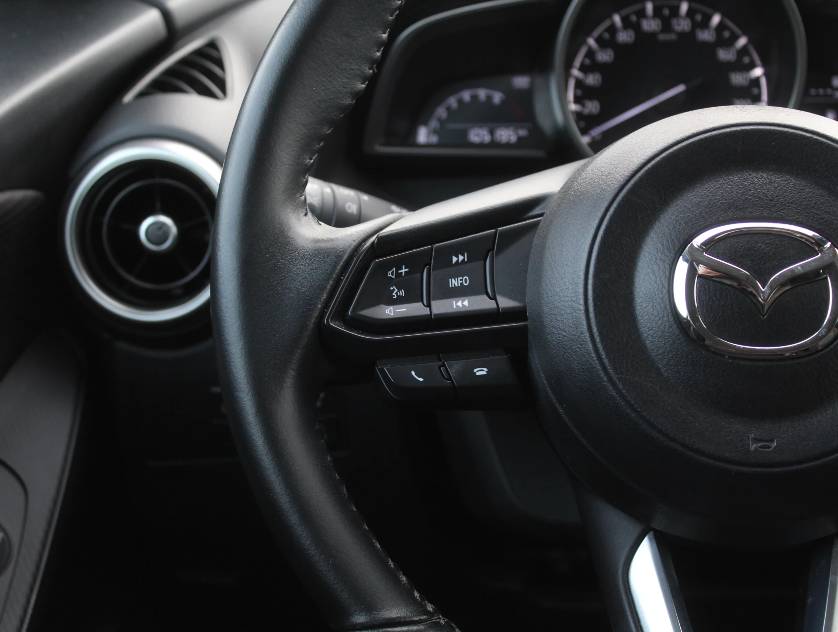 Hoofdafbeelding Mazda 2