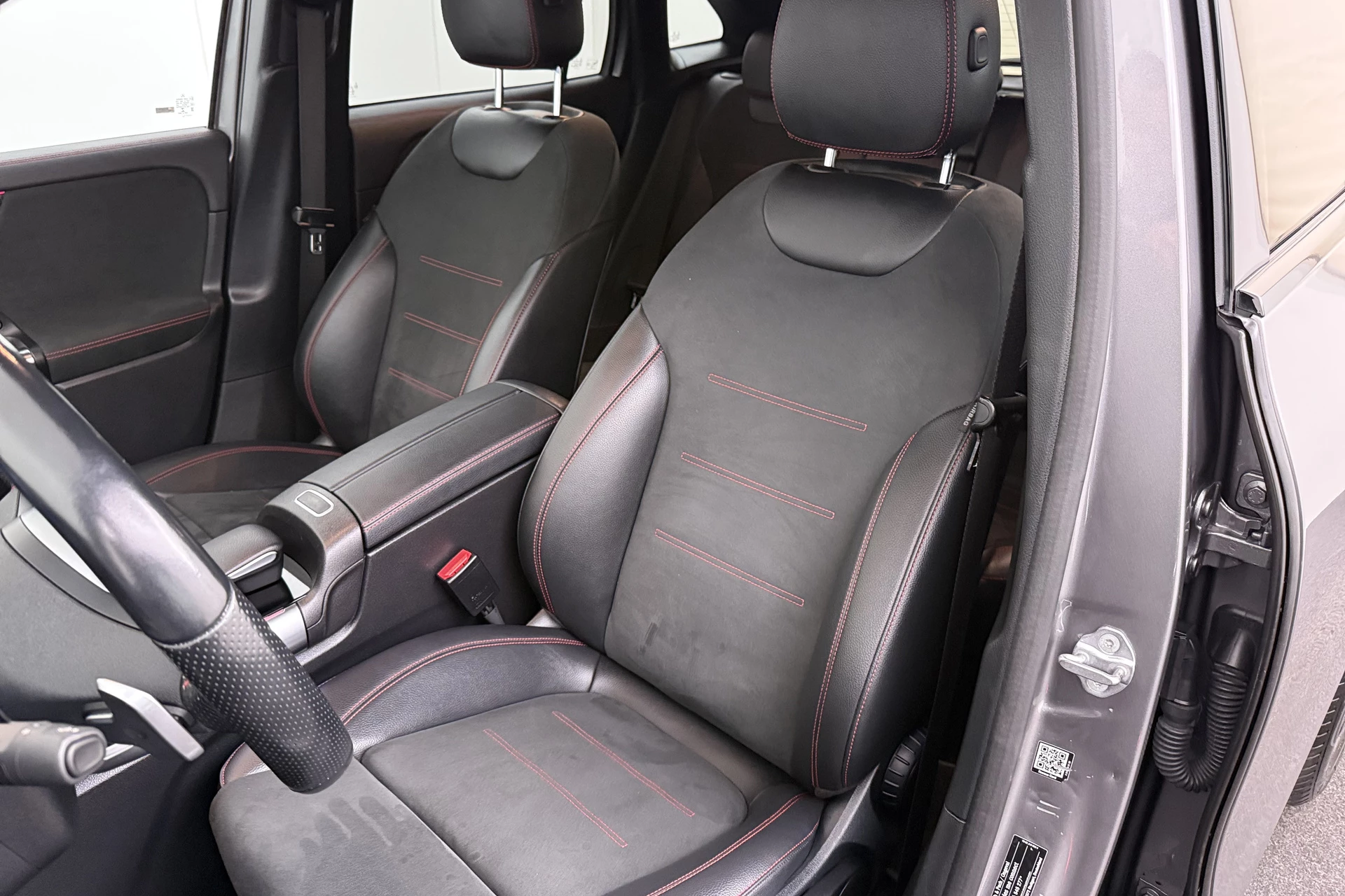 Hoofdafbeelding Mercedes-Benz EQA