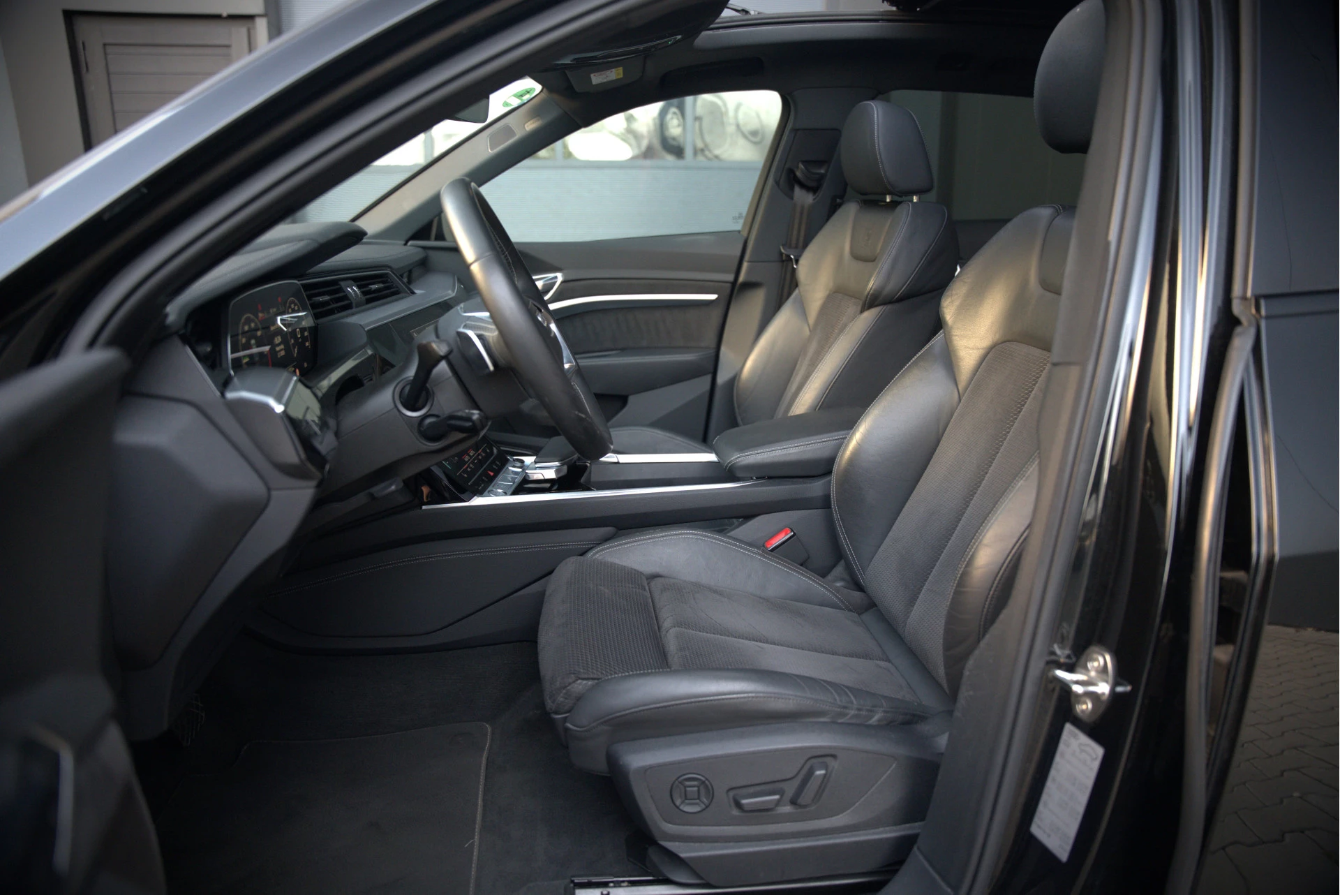 Hoofdafbeelding Audi e-tron