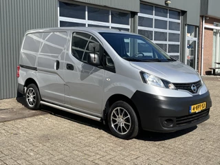 Nissan NV200 1.5 dCi Airco Cruise controle Trekhaak 1100kg trekgewicht Achterruitrij camera Parrot 2-Persoons Stuurwielbediening Elektrische ramen Euro 5