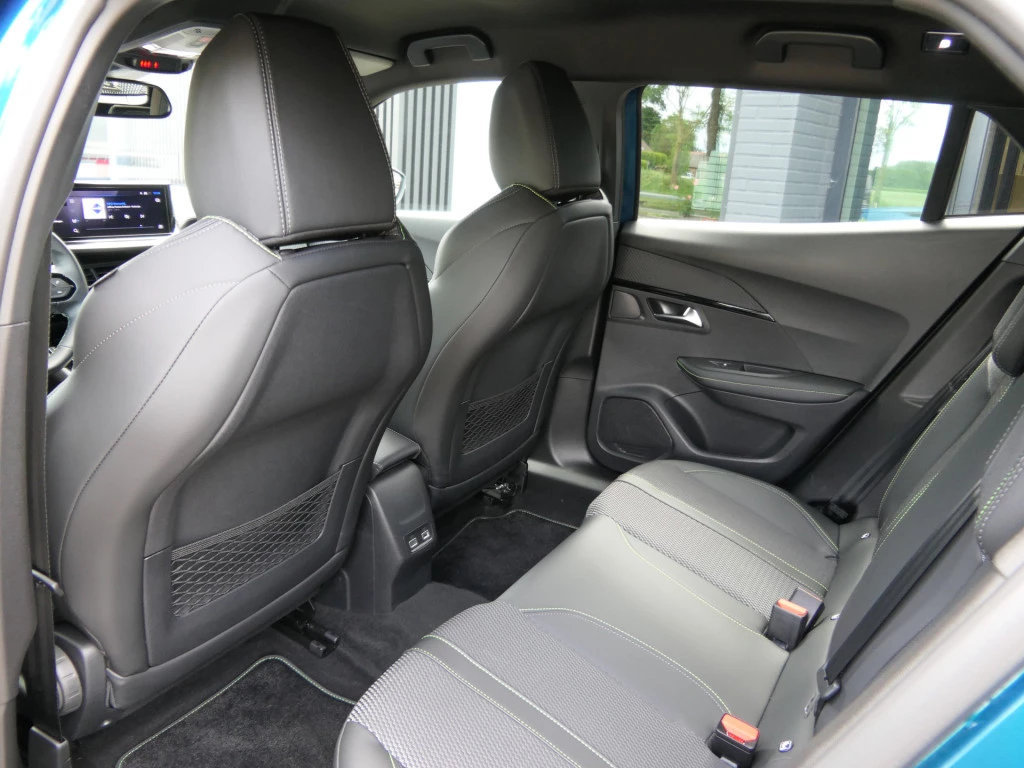 Hoofdafbeelding Peugeot e-2008