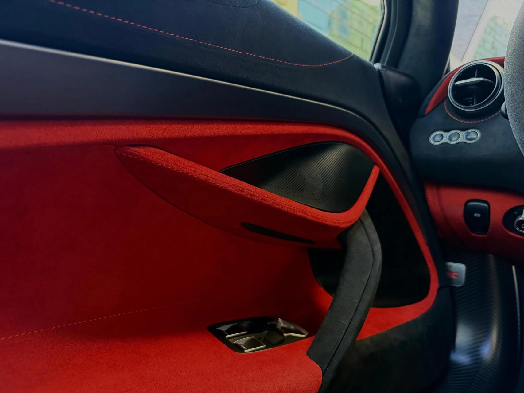 Hoofdafbeelding McLaren 750S