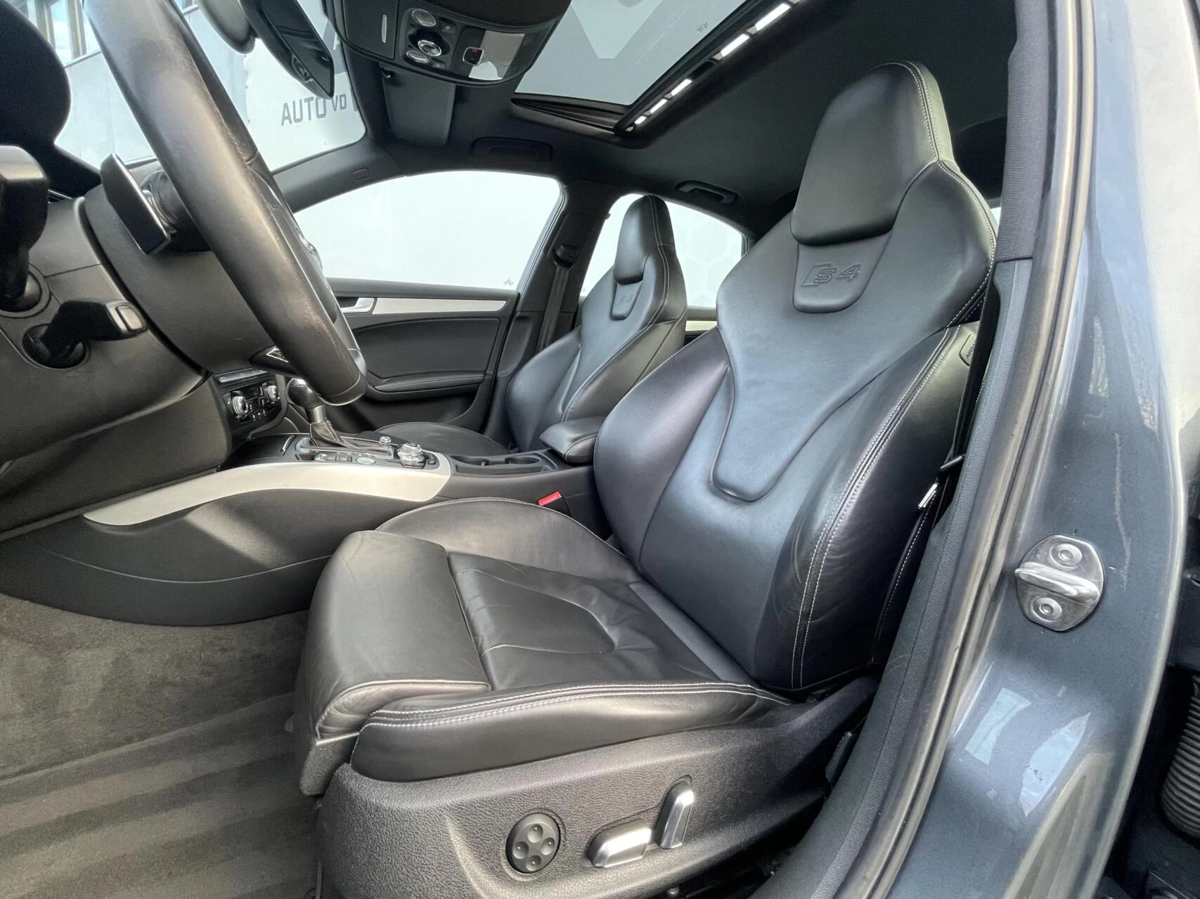 Hoofdafbeelding Audi S4