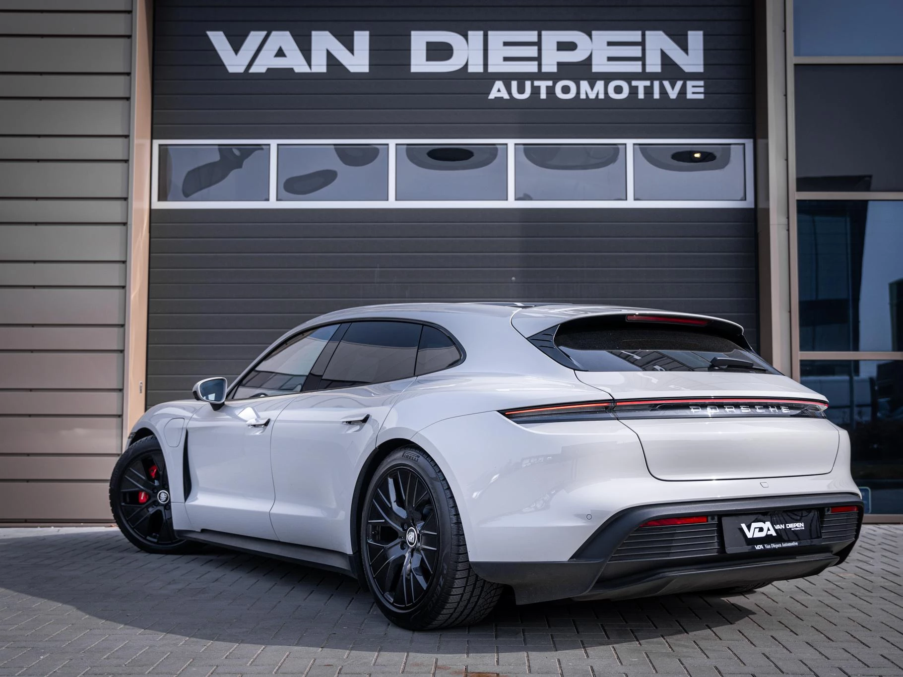 Hoofdafbeelding Porsche Taycan