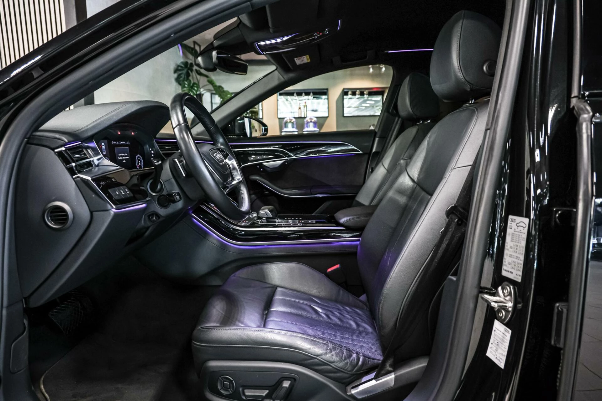 Hoofdafbeelding Audi A8