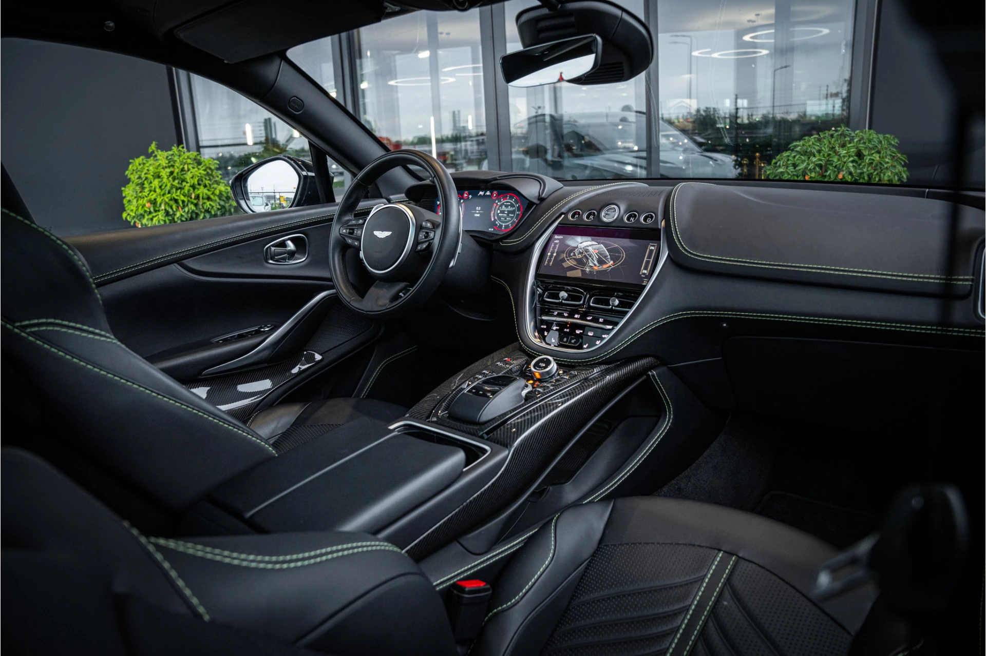 Hoofdafbeelding Aston Martin DBX
