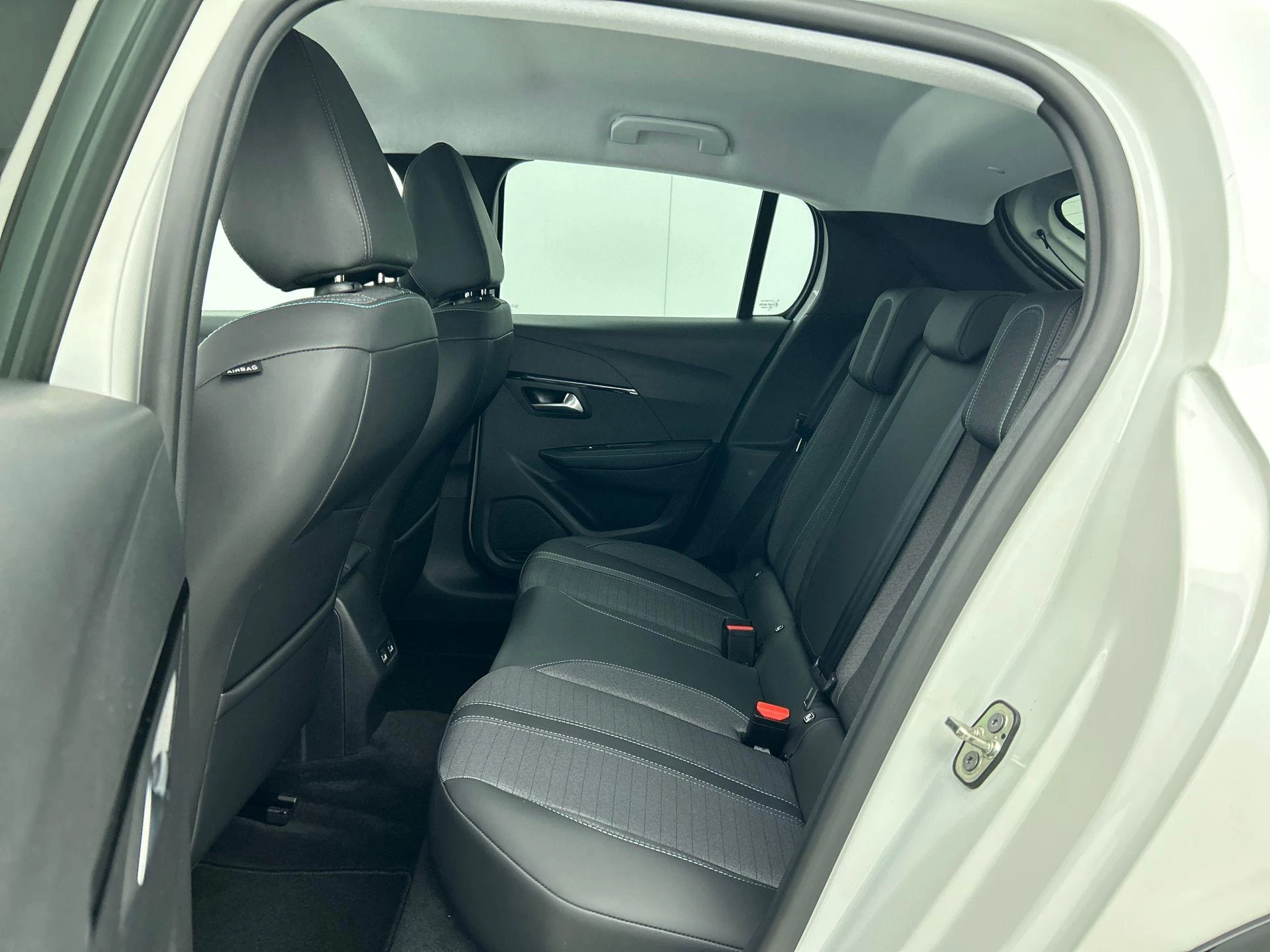 Hoofdafbeelding Peugeot e-208