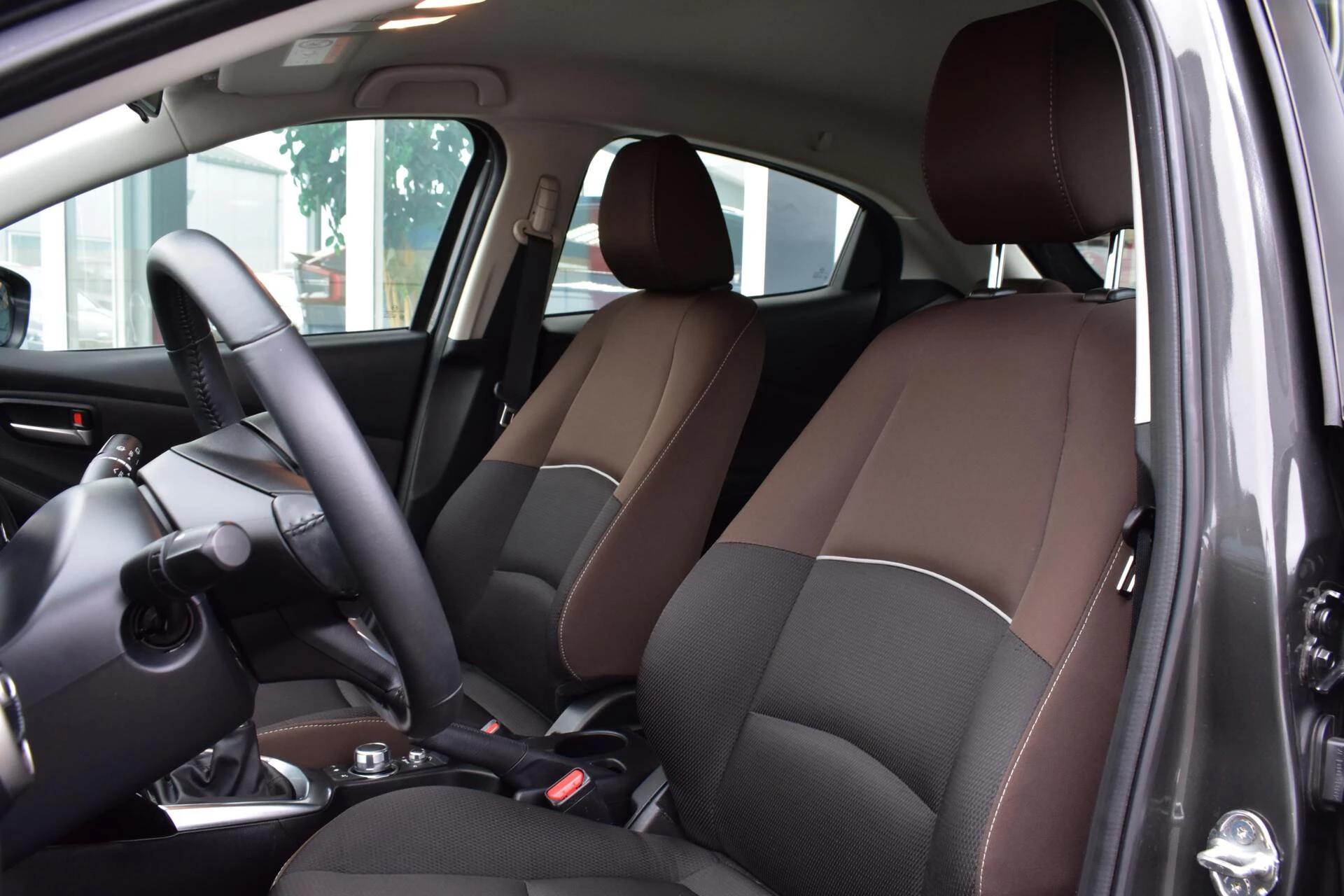 Hoofdafbeelding Mazda 2