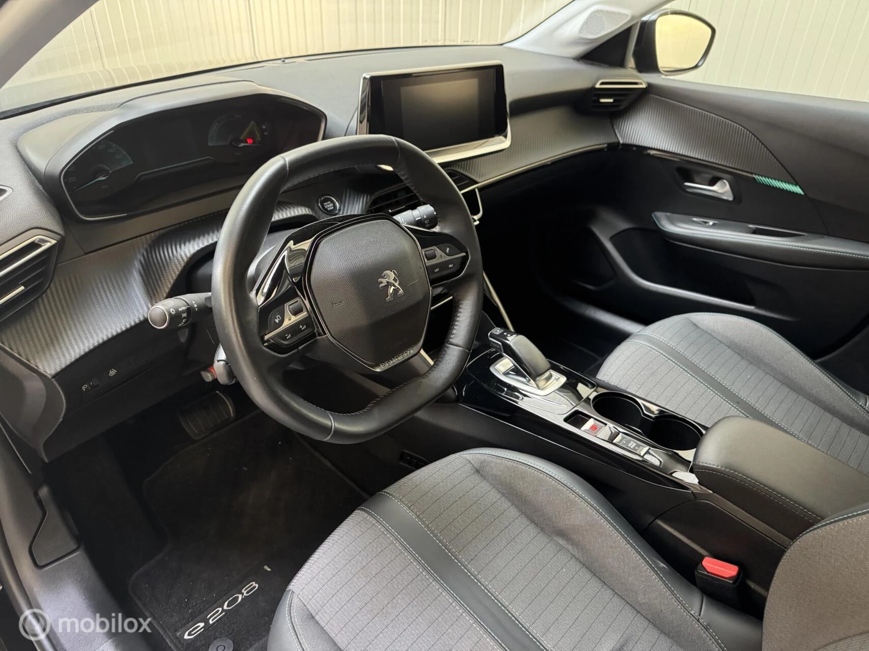 Hoofdafbeelding Peugeot e-208