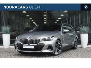 BMW 5 Serie Touring 530e M Sport Automaat / Panoramadak / Trekhaak / Achteruitrijcamera / Adaptieve LED / Harman-Kardon / Stoelverwarming / M Sportonderstel