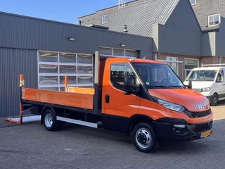Hoofdafbeelding Iveco Daily Iveco Daily 35C15 146PK Trekhaak 3500kg Laadklep 500kg Navigatie Open laadbak Pick-up Euro 5 Bpm vrij Bakwagen p-up  1e eigenaar Dealer onderhouden
