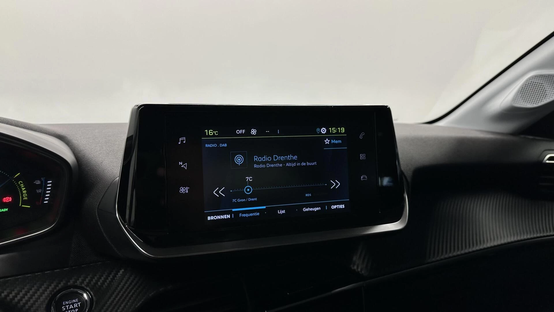 Hoofdafbeelding Peugeot e-208