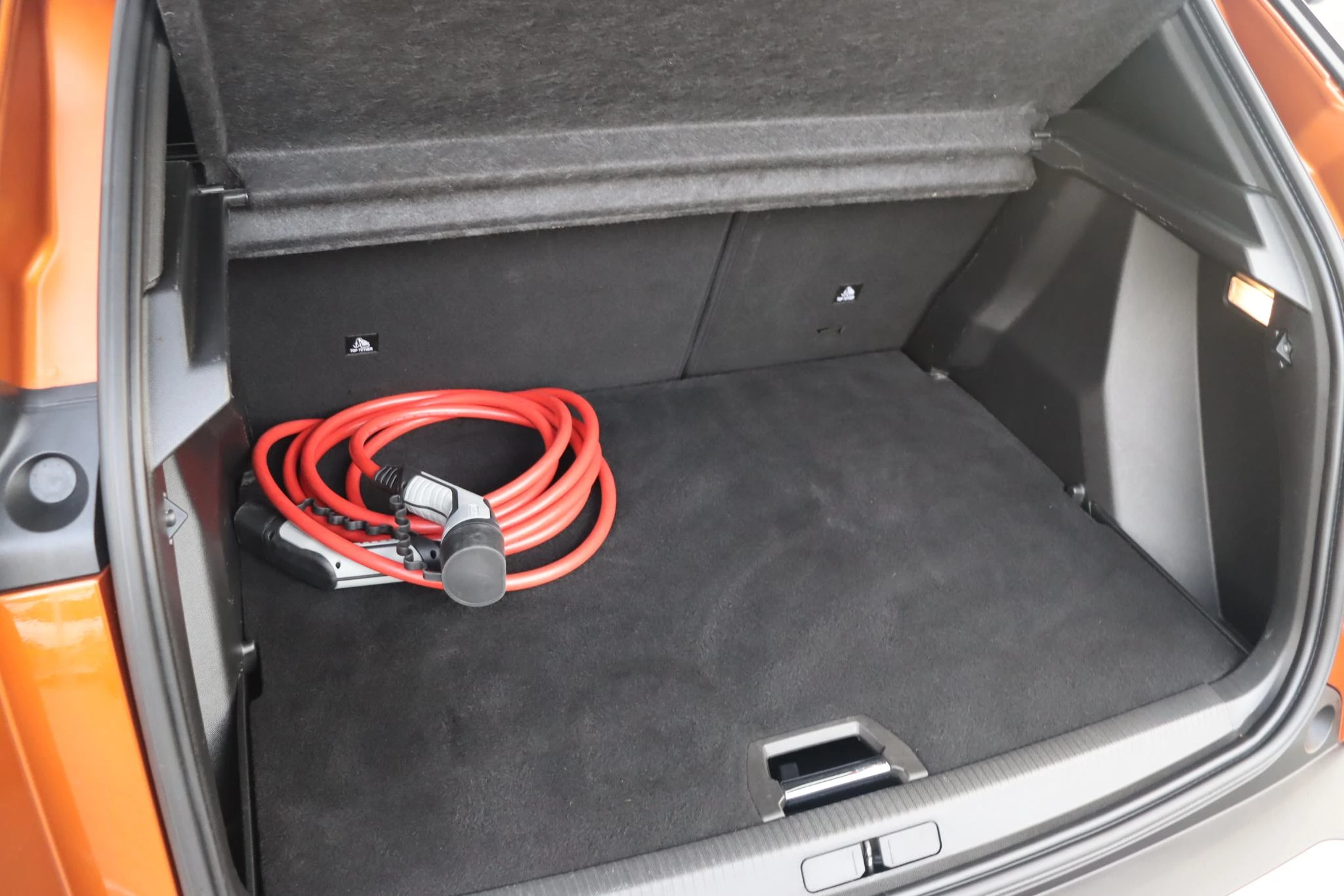 Hoofdafbeelding Peugeot e-2008