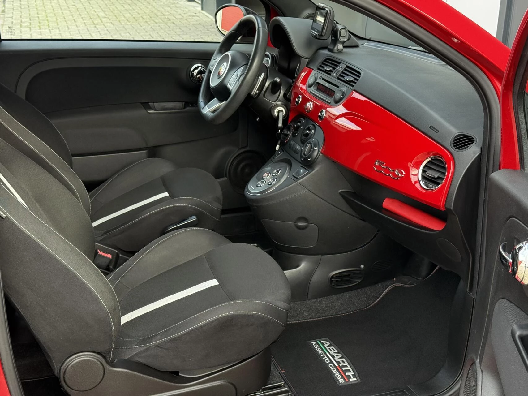 Hoofdafbeelding Fiat 500C