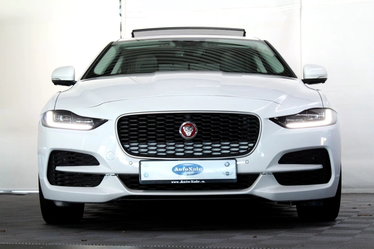 Hoofdafbeelding Jaguar XE