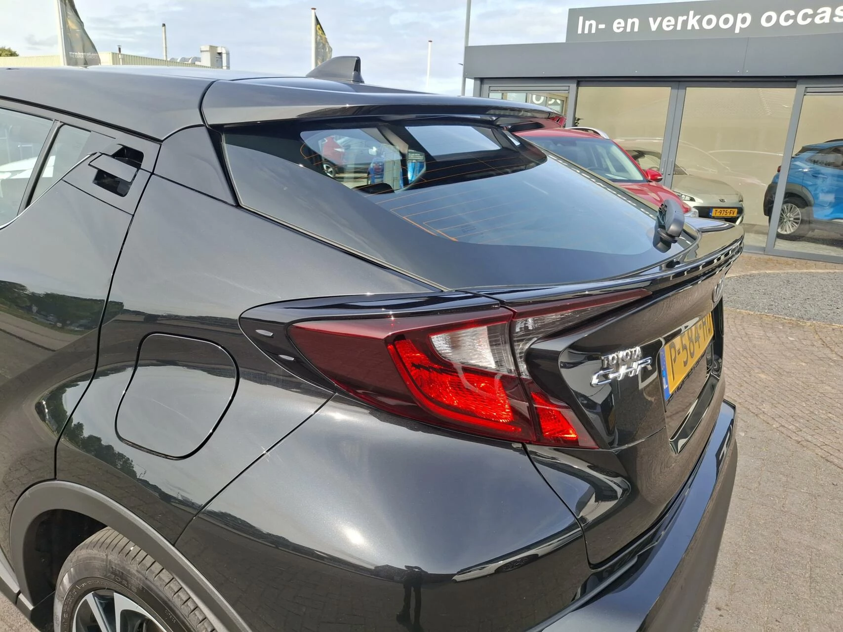 Hoofdafbeelding Toyota C-HR