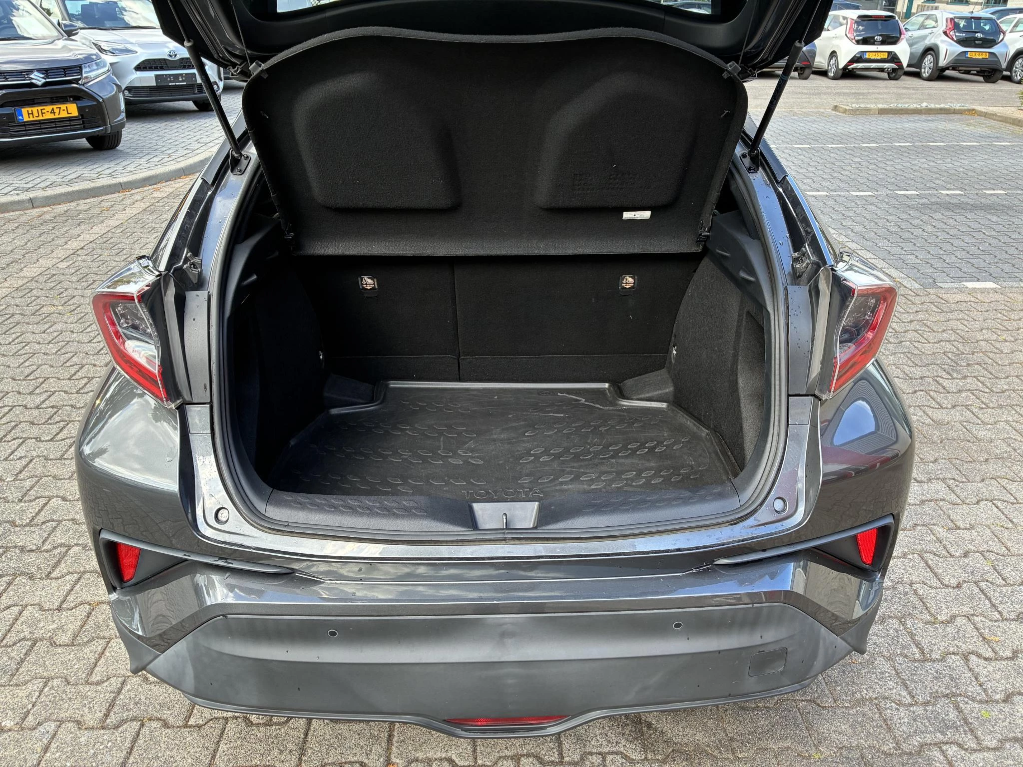Hoofdafbeelding Toyota C-HR