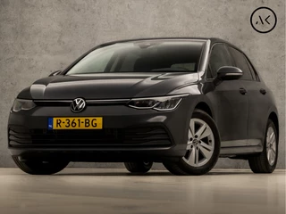 Volkswagen Golf 1.5 TSI Sportline 150Pk (APPLE CARPLAY, GROOT NAVI, STUUR/STOELVERWARMING, SFEERVERLICHTING, SPORTSTOELEN, GETINT GLAS, KEYLESS, ADAPTIVE CRUISE, PARKEERSENSOREN, NIEUWE APK, NIEUWSTAAT)