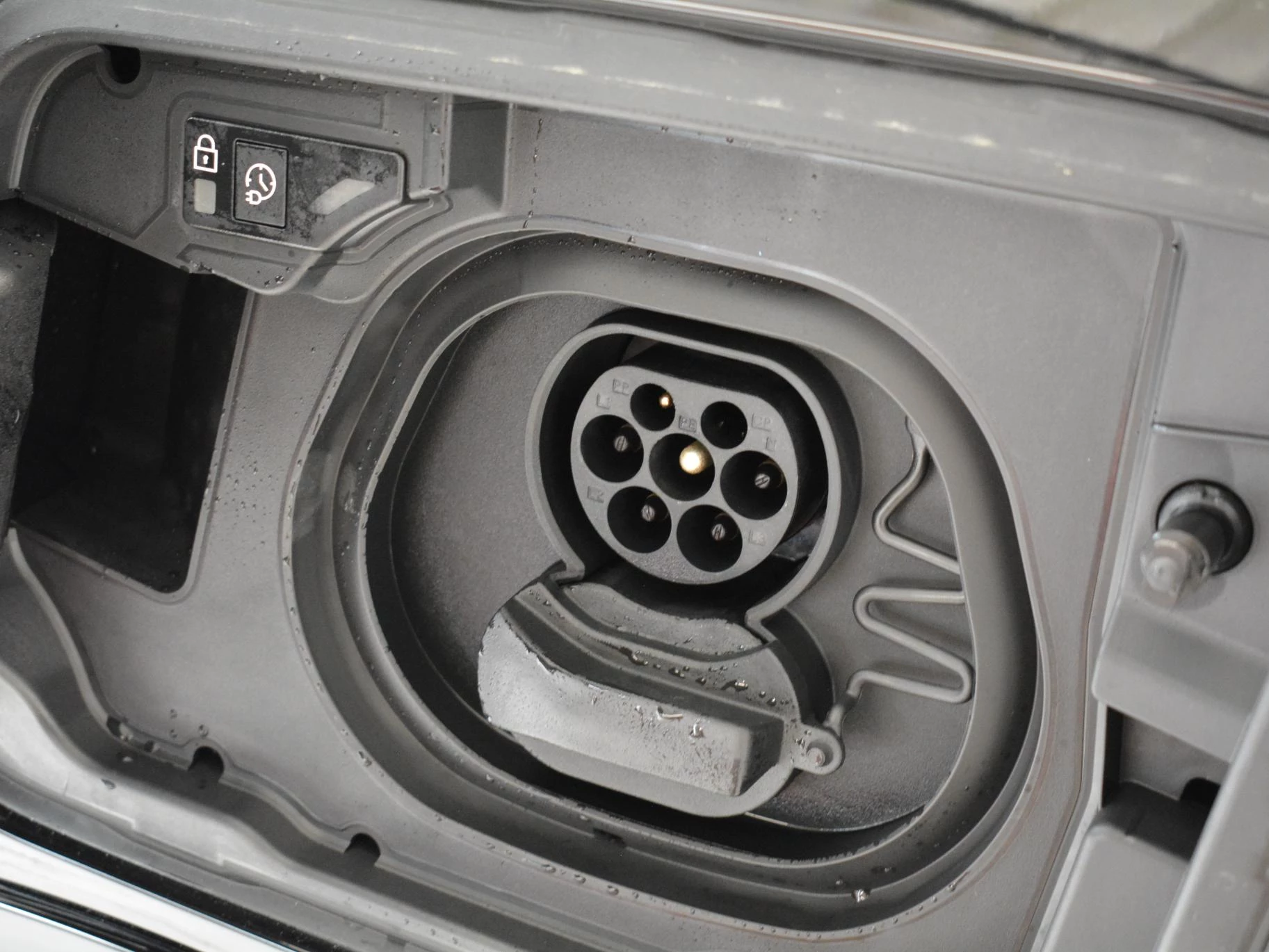 Hoofdafbeelding Peugeot e-3008