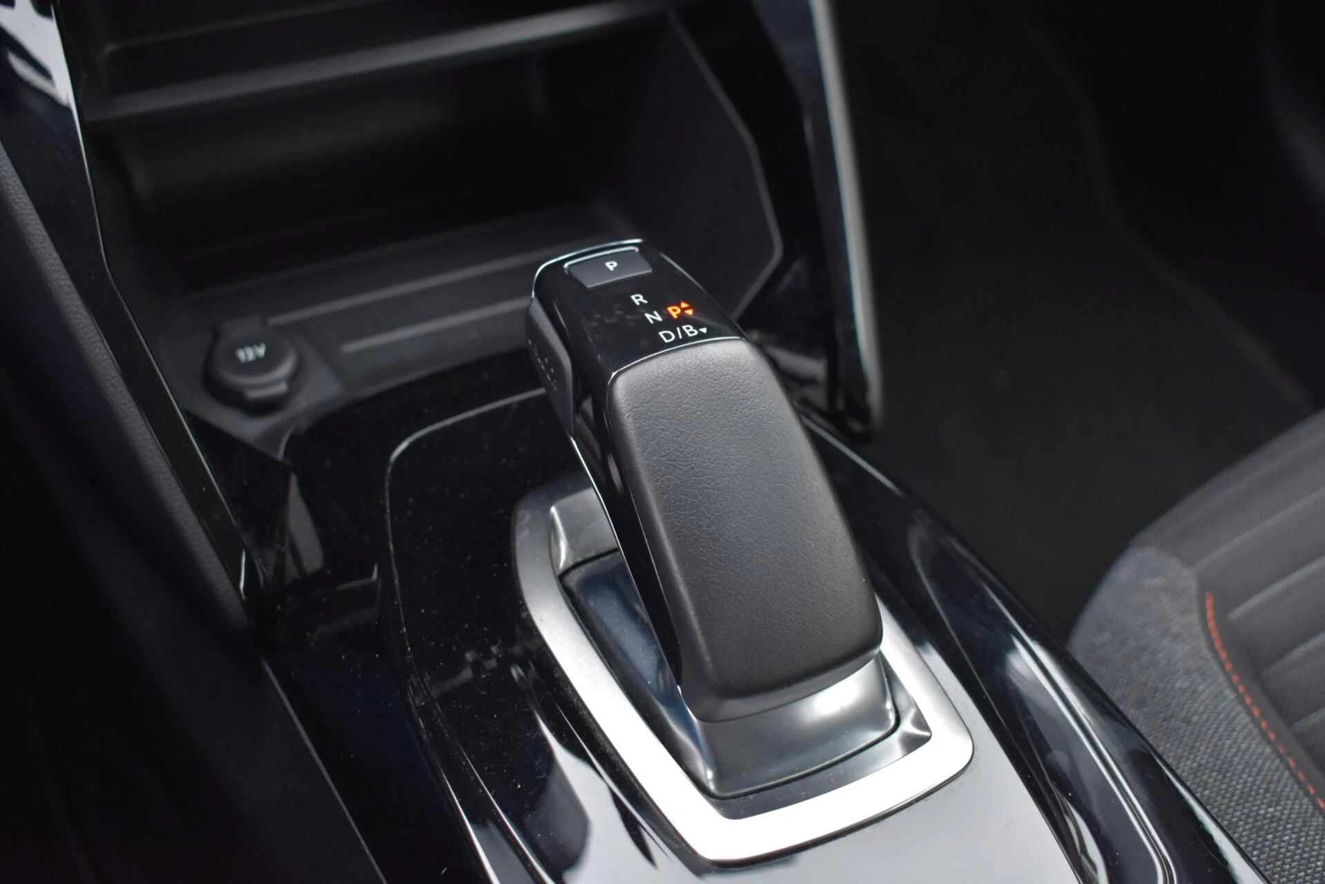 Hoofdafbeelding Peugeot e-208