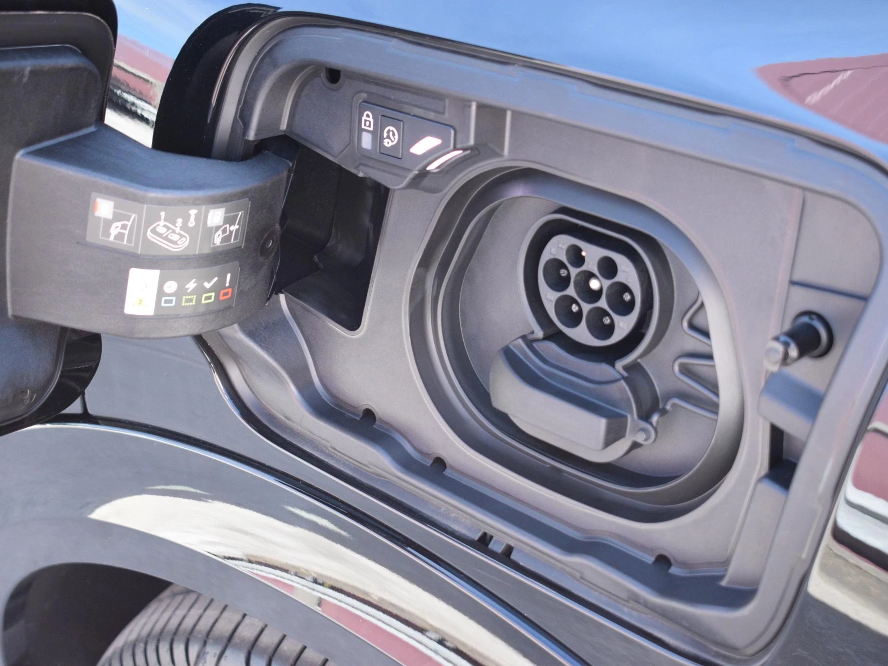 Hoofdafbeelding Peugeot e-3008