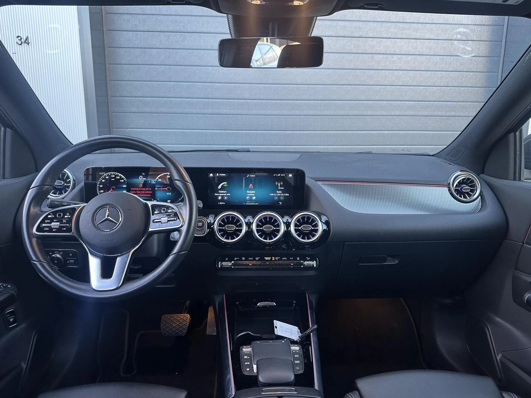 Hoofdafbeelding Mercedes-Benz EQA