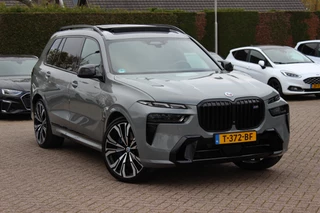 BMW X7 M60i xDrive 6p. / BTW / Full PPF / NL Auto! / Full option! / Trekhaak / Panoramadak / 360Camera / Head-up / Luxe Leder / Skylounge / Bowers & Wilkens / 23'' / Softclose / Luchtvering / Carbon intr. / Stoelve