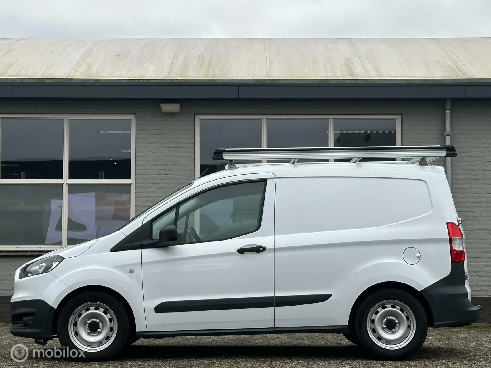 Hoofdafbeelding Ford Transit Courier