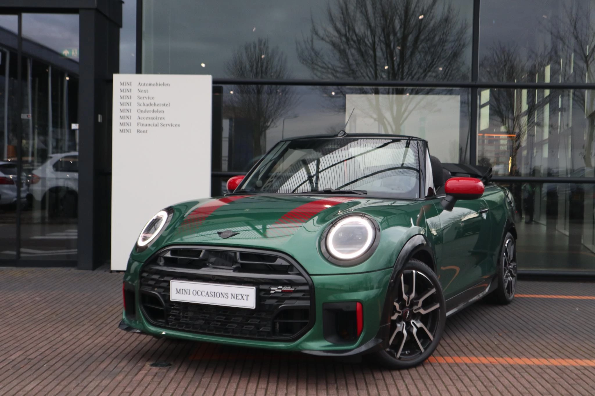 Hoofdafbeelding MINI Cabrio