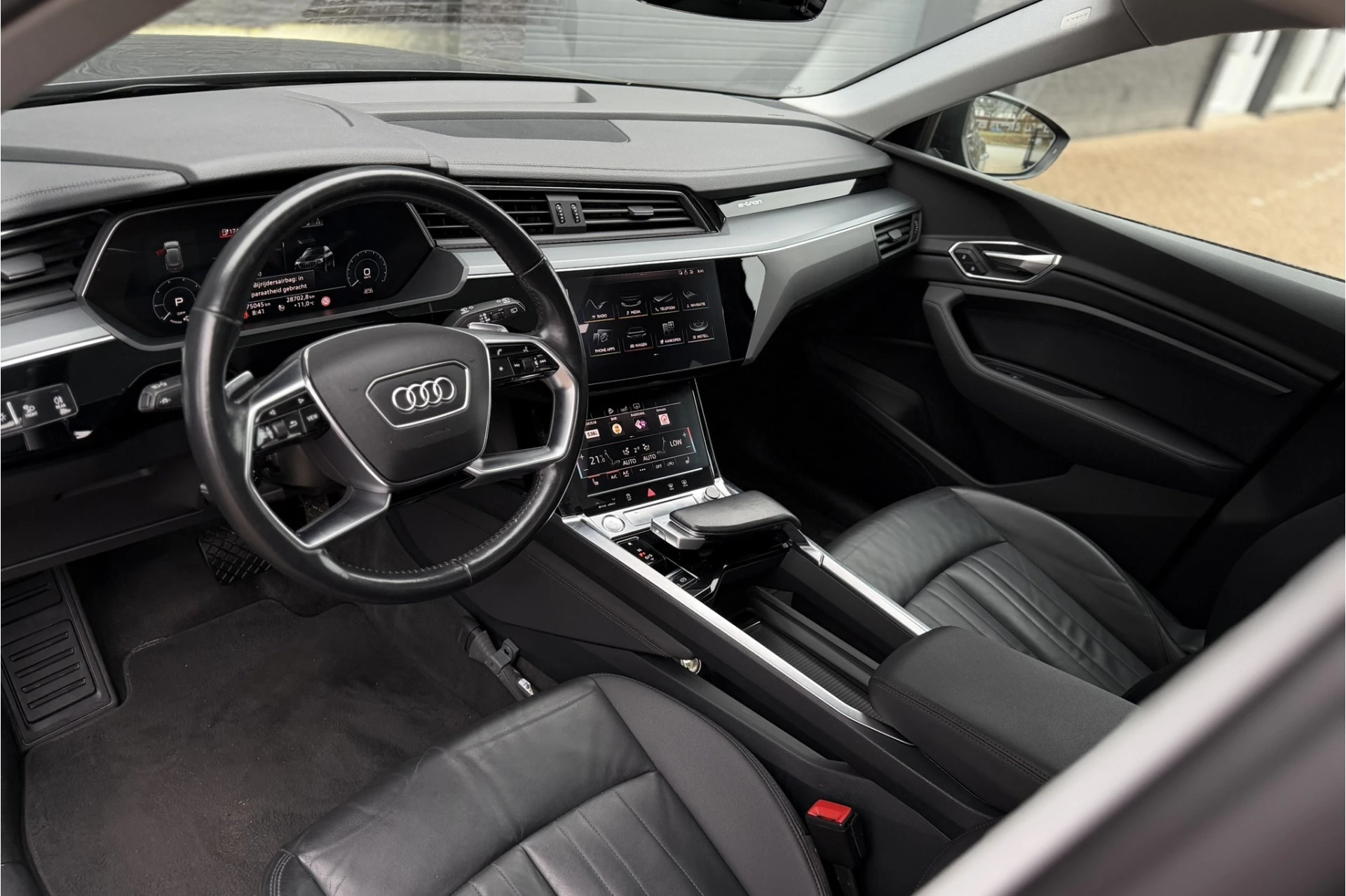 Hoofdafbeelding Audi e-tron