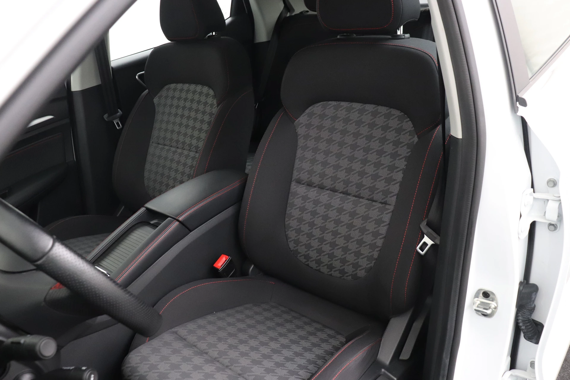 Hoofdafbeelding MG ZS