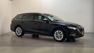 Skoda Octavia Combi 1.0 e-TSI Business Edition Plus Leder-Alcantara Sfeerverlichting Navigatie Stoelverwarming