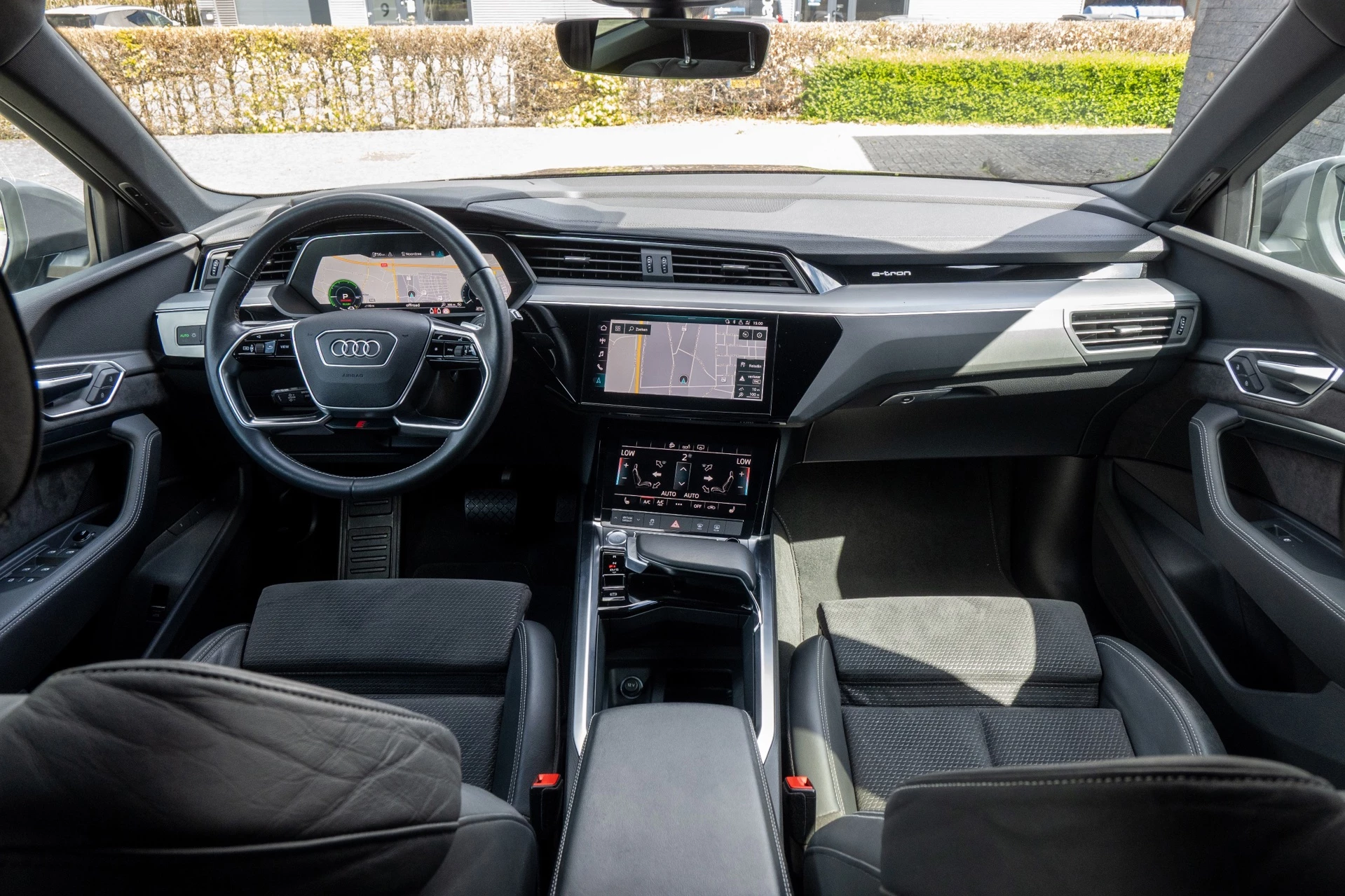 Hoofdafbeelding Audi e-tron